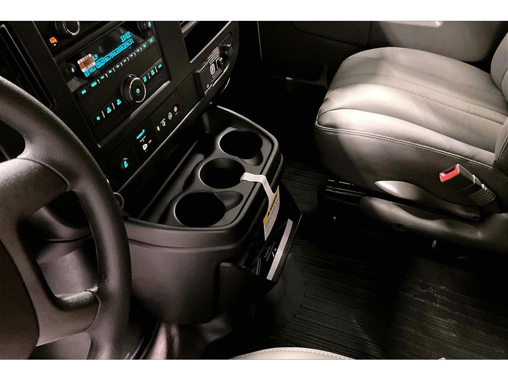 2026 Chevrolet Express Cargo Work Van - Photo 11