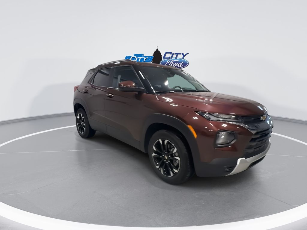 2022 Chevrolet Trailblazer LT photo 2