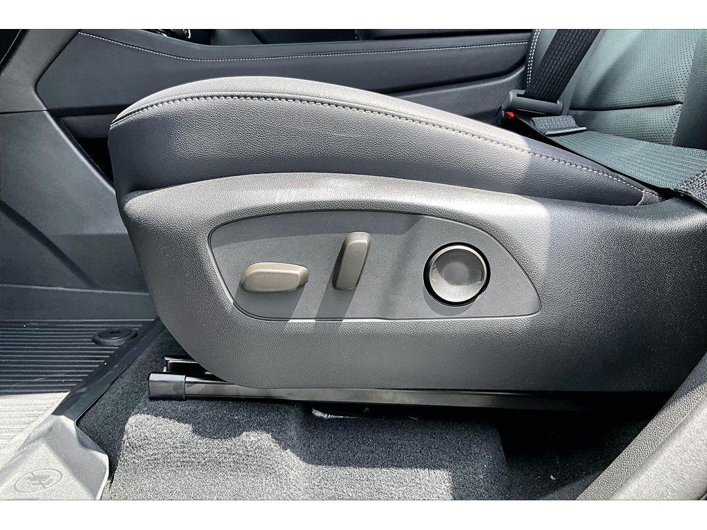 2026 Chevrolet Traverse LT - Photo 35