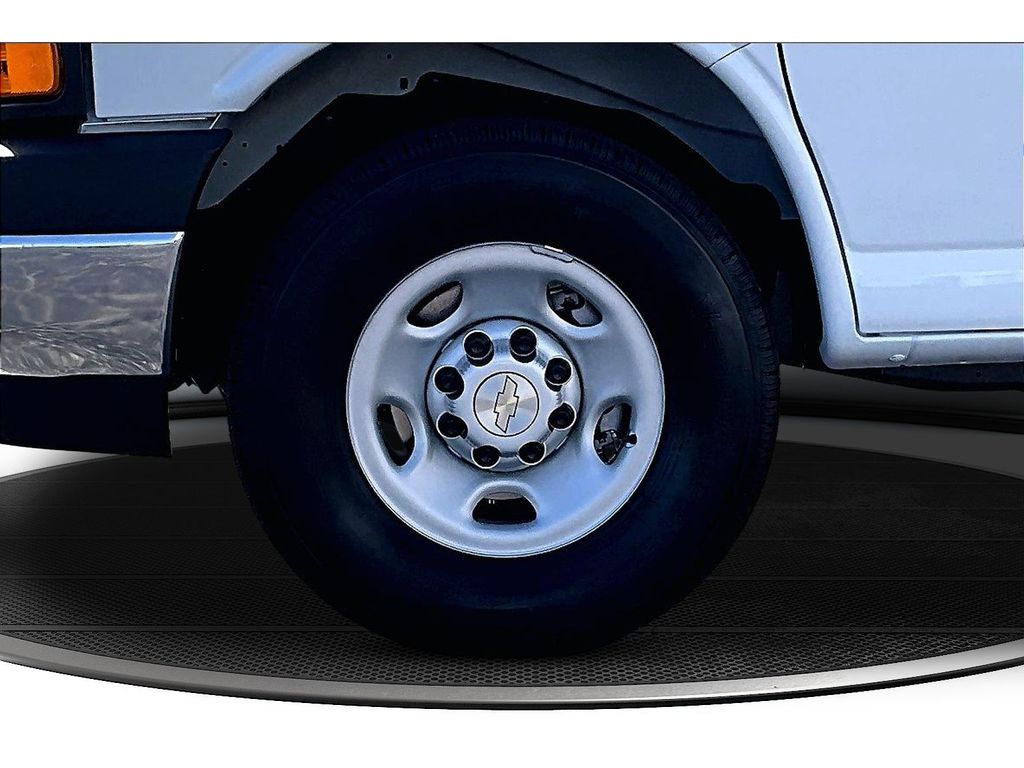 2026 Chevrolet Express Cargo Work Van - Photo 14
