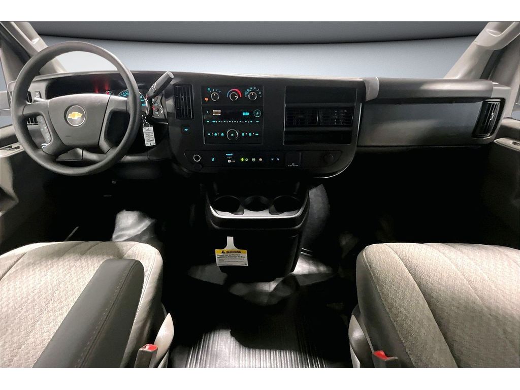 2025 Chevrolet Express Cargo Work Van - Photo 8
