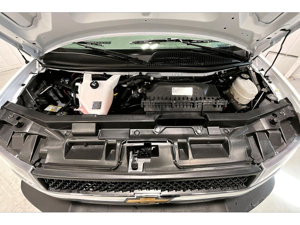 2025 Chevrolet Express Cargo Work Van - Photo 13