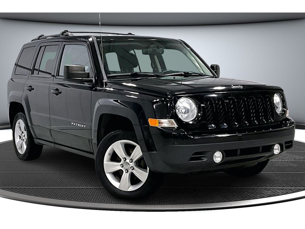 2013 Jeep Patriot Latitude Sport photo 2