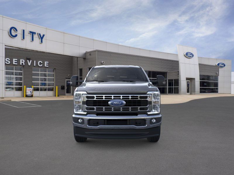 2026 Ford F-350 XLT photo 2