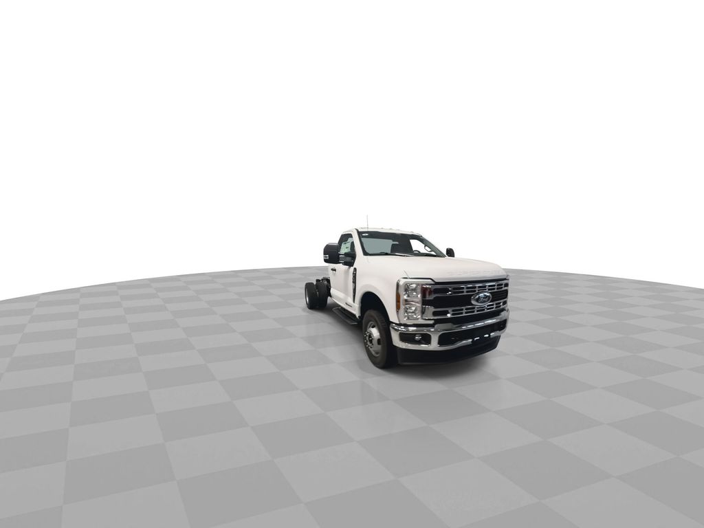 2025 Ford F-350 XL photo 3
