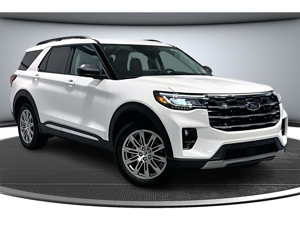 2025 Ford Explorer photo 2