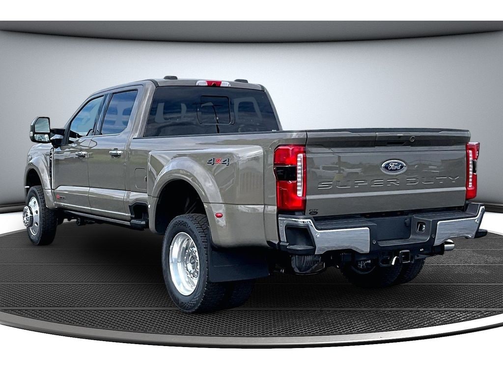 New 2026 Ford F-450 Lariat Crew Cab