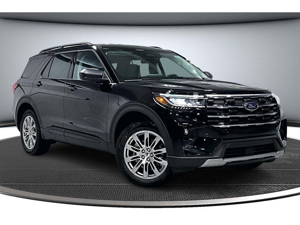 2026 Ford Explorer photo 2