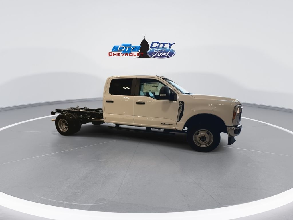 2026 Ford F-350 XL photo 2