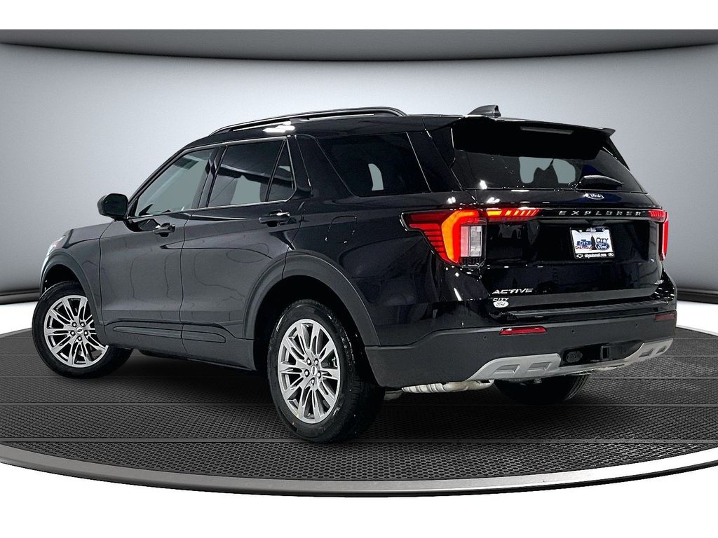 2026 Ford Explorer photo 3