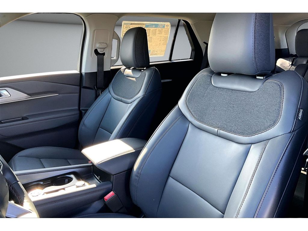 2026 Ford Explorer Active - Photo 12