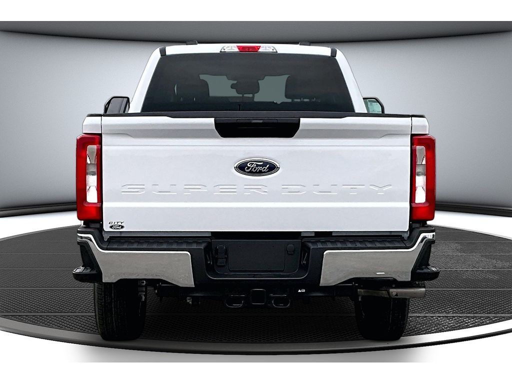 2026 Ford F-250 Super Duty XLT - Photo 6