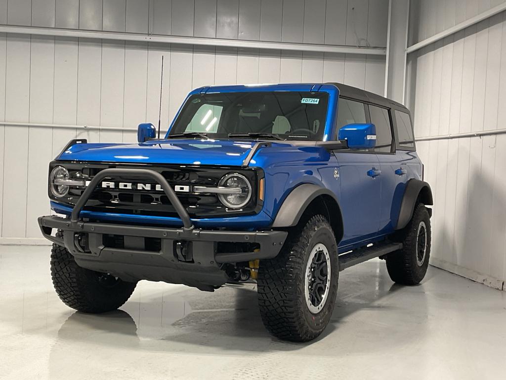 2024 Ford Bronco Outer Banks photo 3