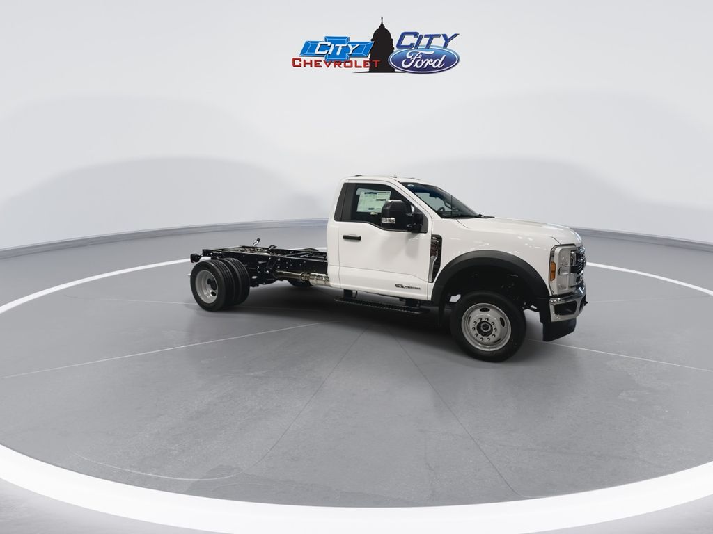 2025 Ford F-550 XL photo 2