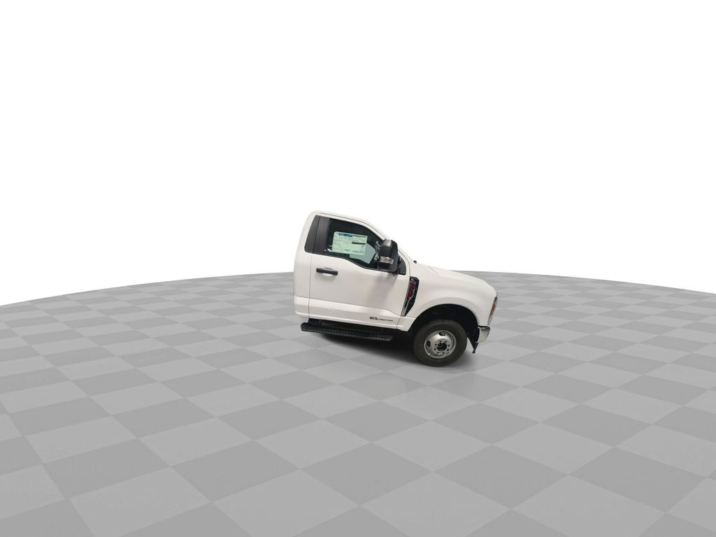 2025 Ford F-350 XL photo 2