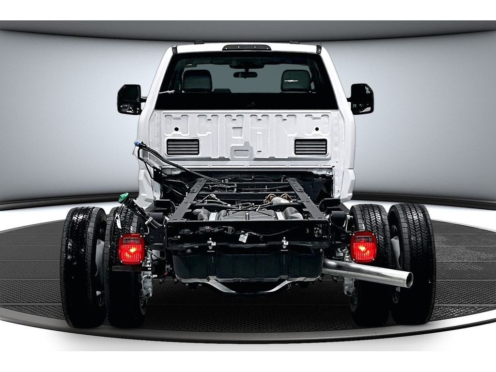 2025 Ford F-550 Super Duty Chassis Cab XL - Photo 6
