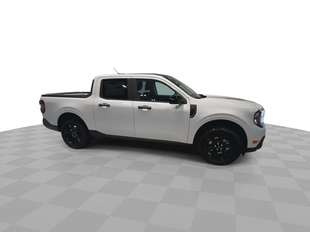 2025 Ford Maverick XLT photo 2