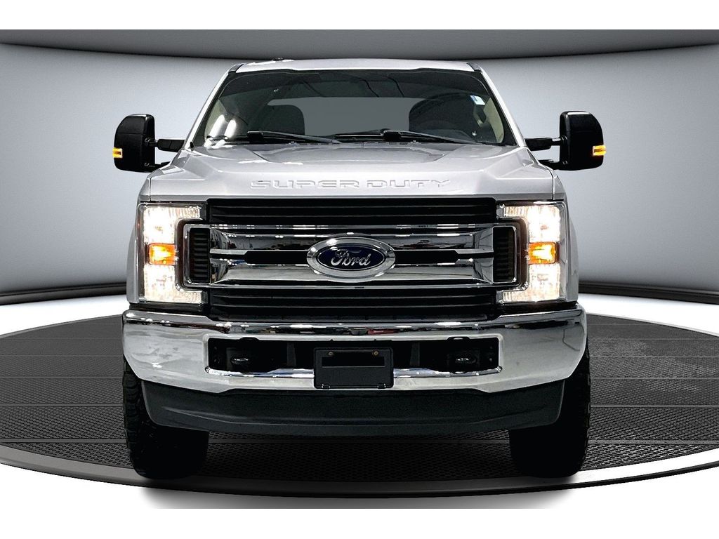 2018 Ford F-250 XLT photo 3