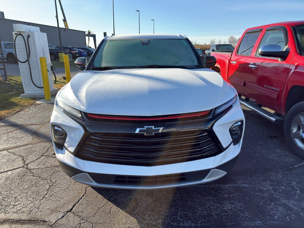 2023 Chevrolet Blazer Sport photo 2