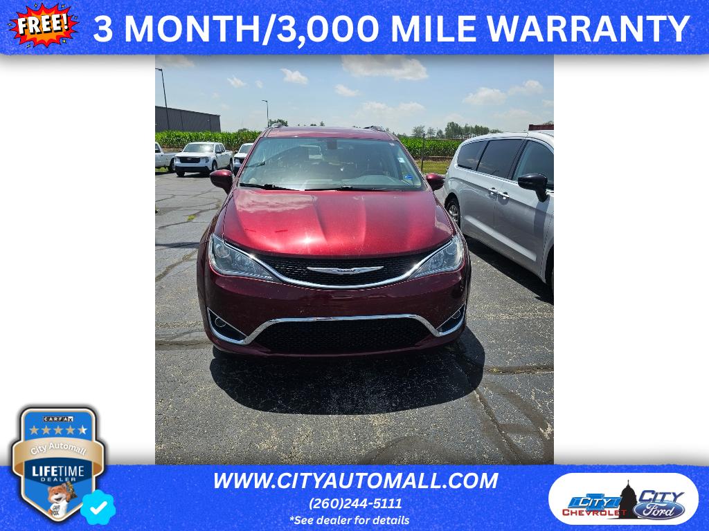 2019 Chrysler Pacifica Touring L's photo