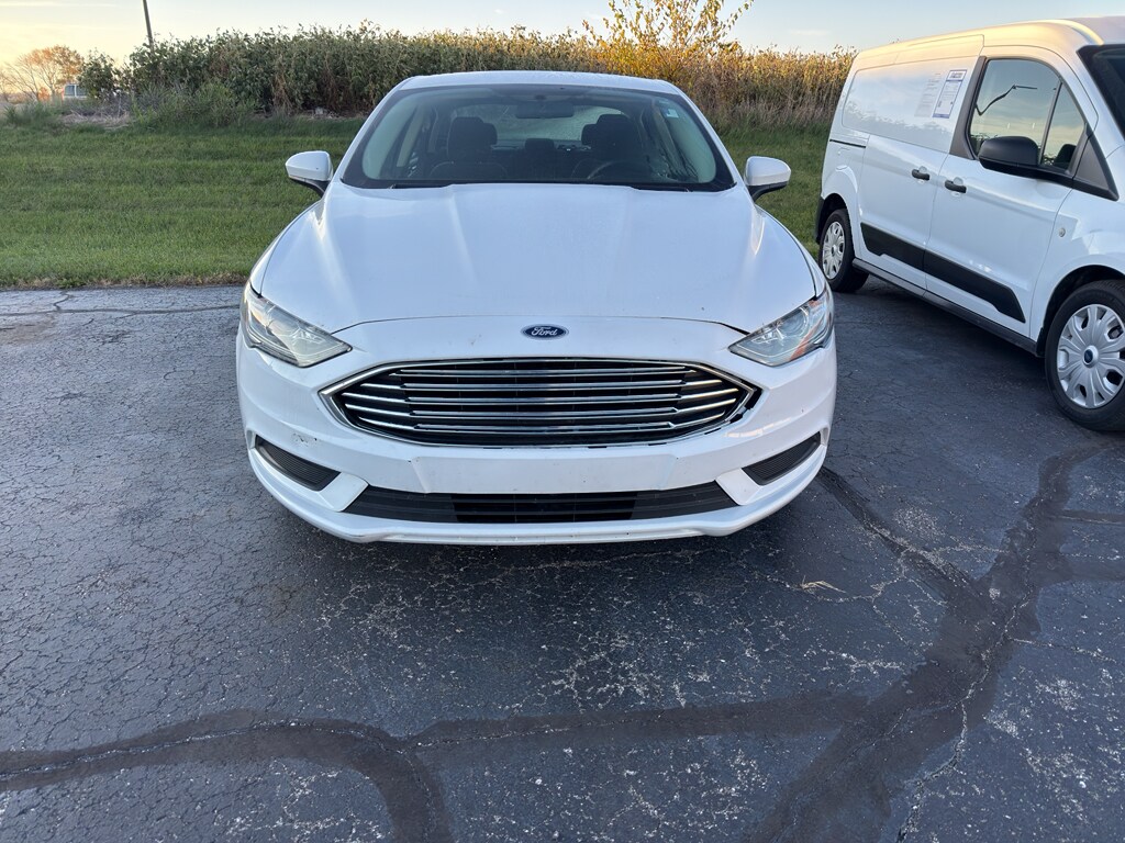 2018 Ford Fusion Hybrid SE photo 2