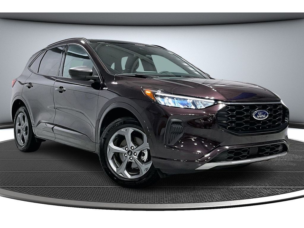 2023 Ford Escape ST-Line photo 2