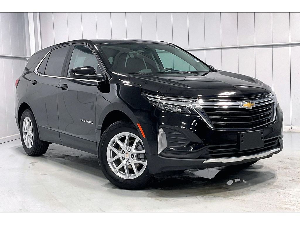 2022 Chevrolet Equinox LT photo 2