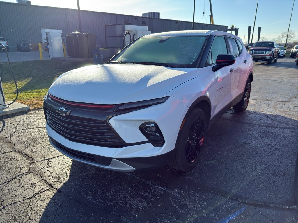 2023 Chevrolet Blazer Sport photo 3