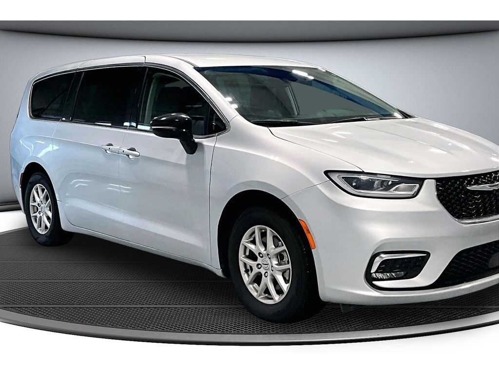 Used 2024 Chrysler Pacifica Touring L Passenger Van