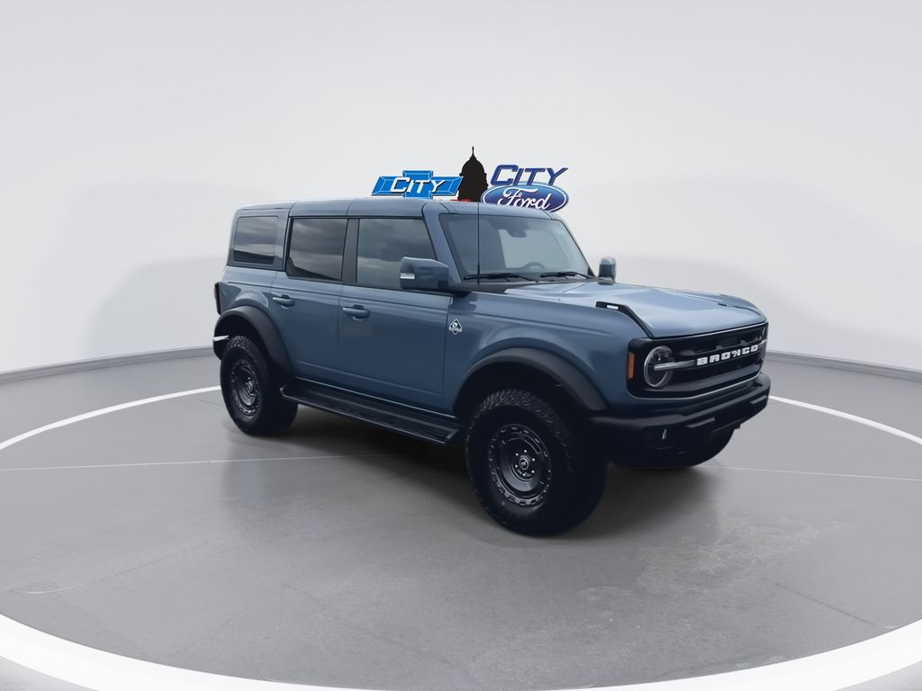 2025 Ford Bronco Outer Banks photo 2