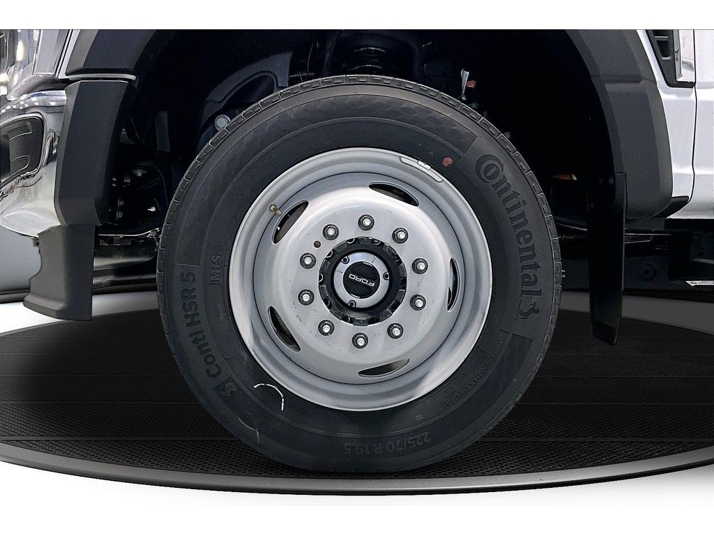 2025 Ford F-550 Super Duty Chassis Cab XL - Photo 14