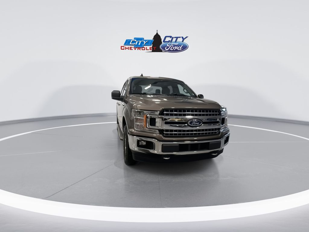 2020 Ford F-150 XLT photo 2