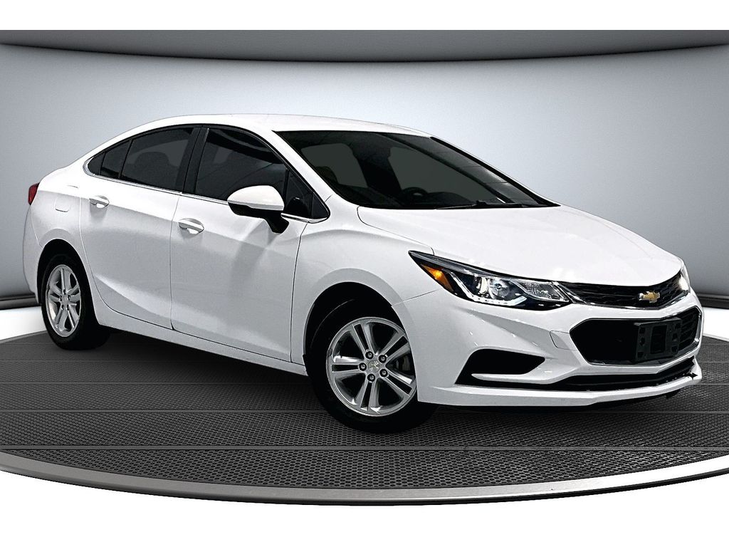 Used 2018 Chevrolet Cruze LT with VIN 1G1BE5SMXJ7157754 for sale in Columbia City, IN