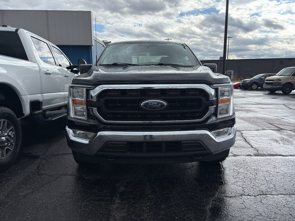 2021 Ford F-150 XLT photo 2