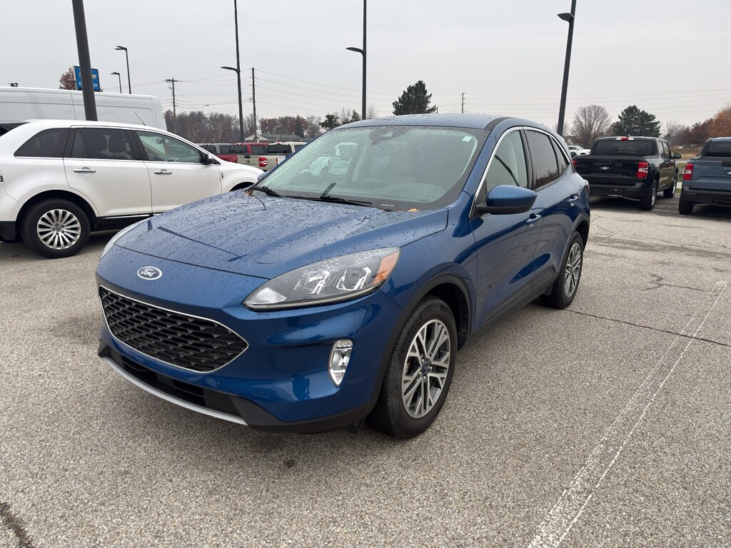 2022 Ford Escape SEL photo 3