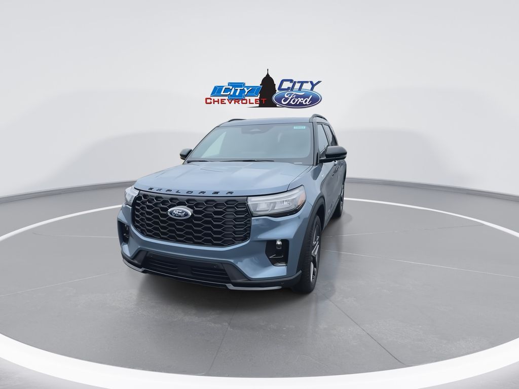2025 Ford Explorer ST-Line photo 2