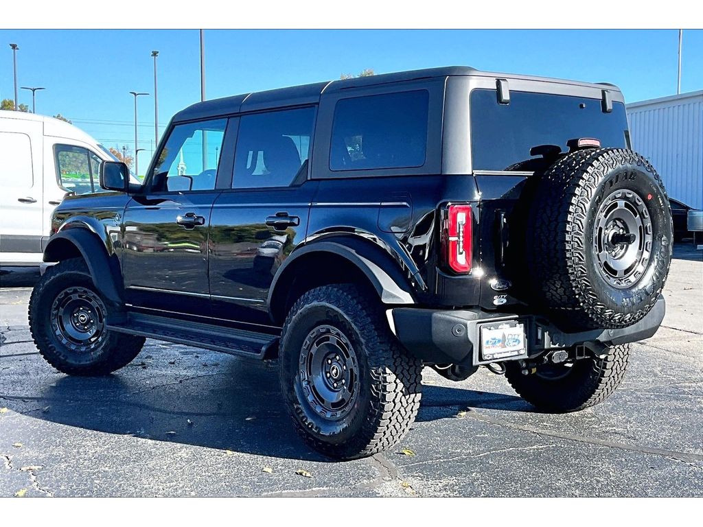 2025 Ford Bronco Outer Banks photo 3