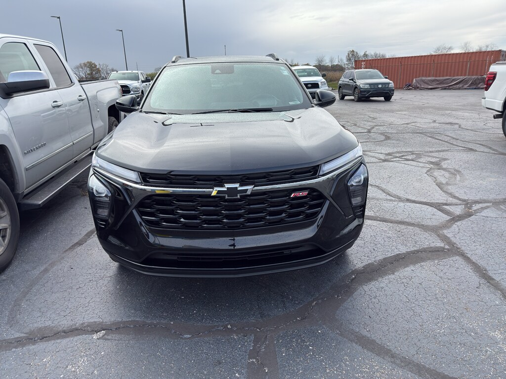 Used 2025 Chevrolet Trax 2RS SUV