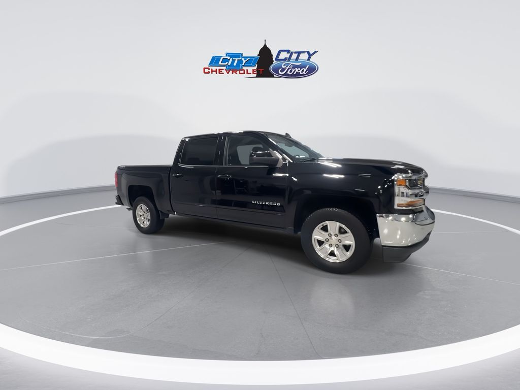 2018 Chevrolet Silverado 1500 LT photo 2