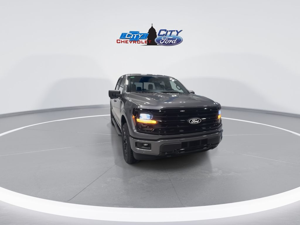 2025 Ford F-150 XLT photo 2