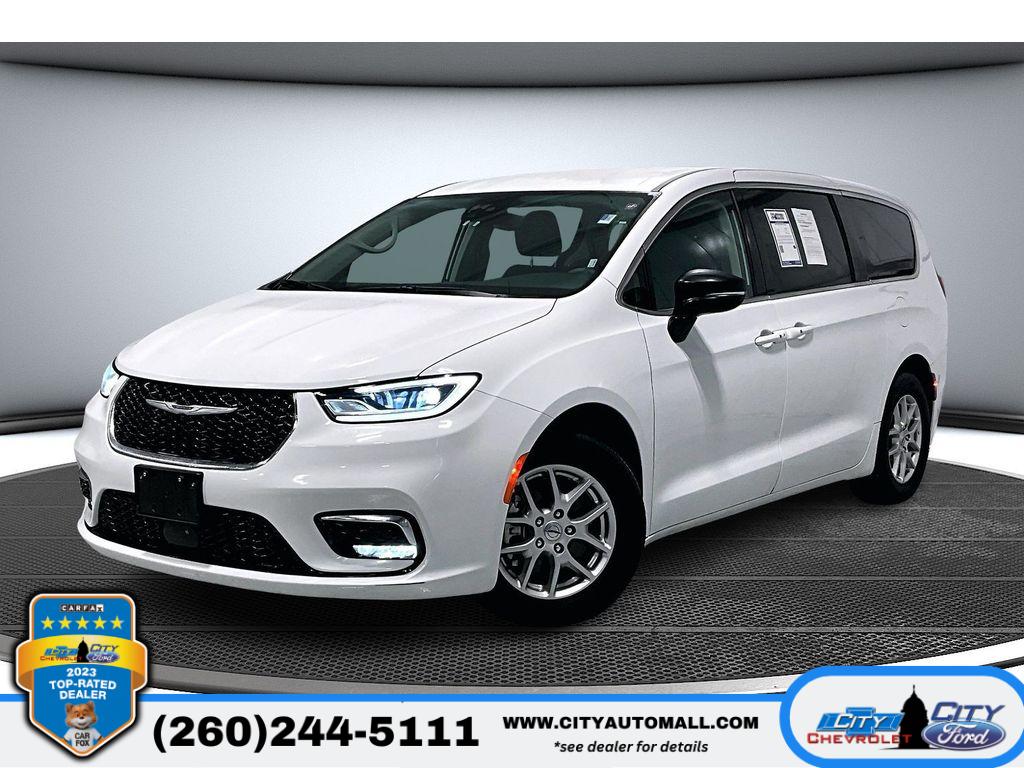 2024 Chrysler Pacifica Touring L's photo