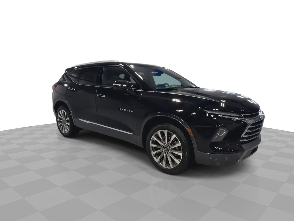 2023 Chevrolet Blazer Premier photo 2