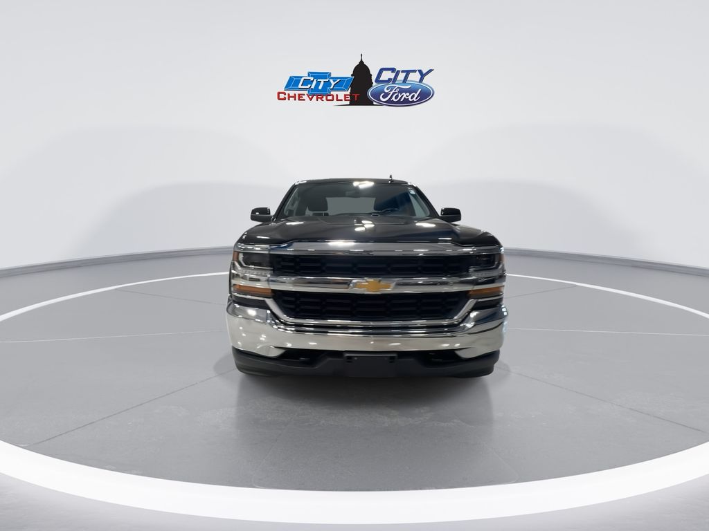 2018 Chevrolet Silverado 1500 LT photo 3