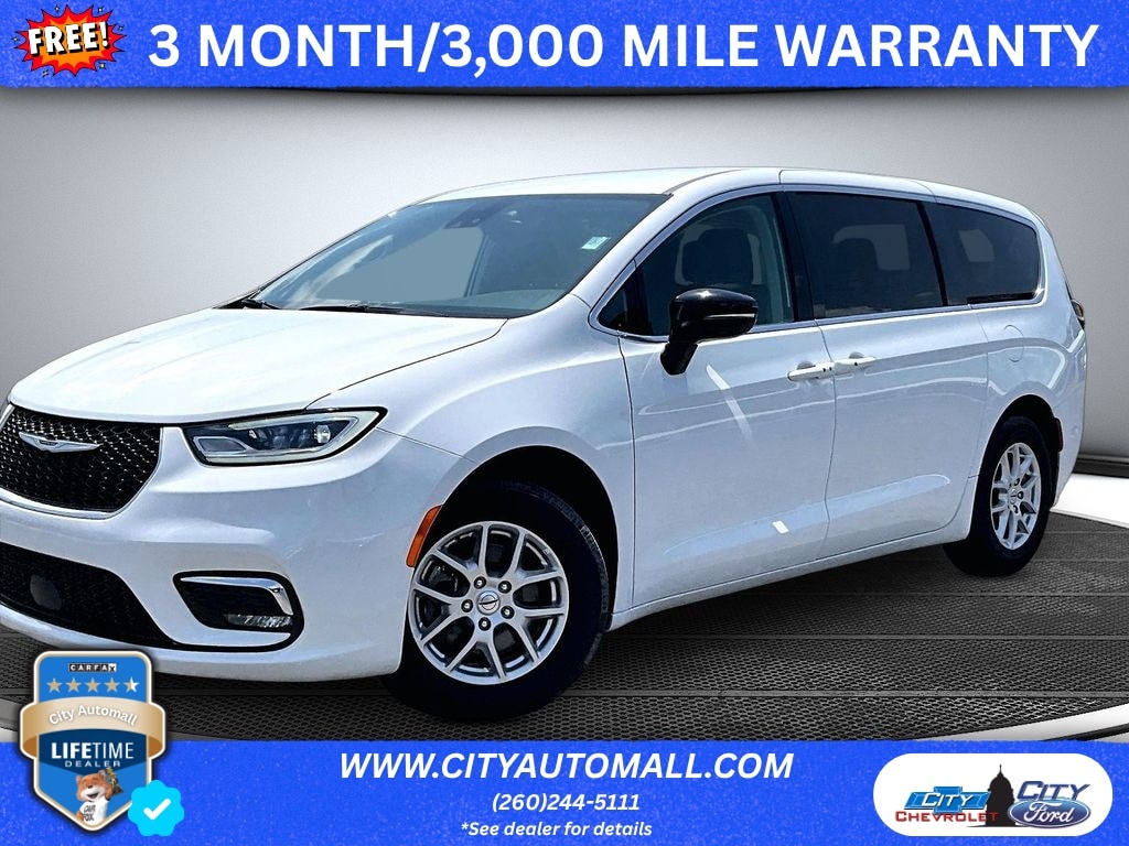 Used 2024 Chrysler Pacifica Touring L Passenger Van