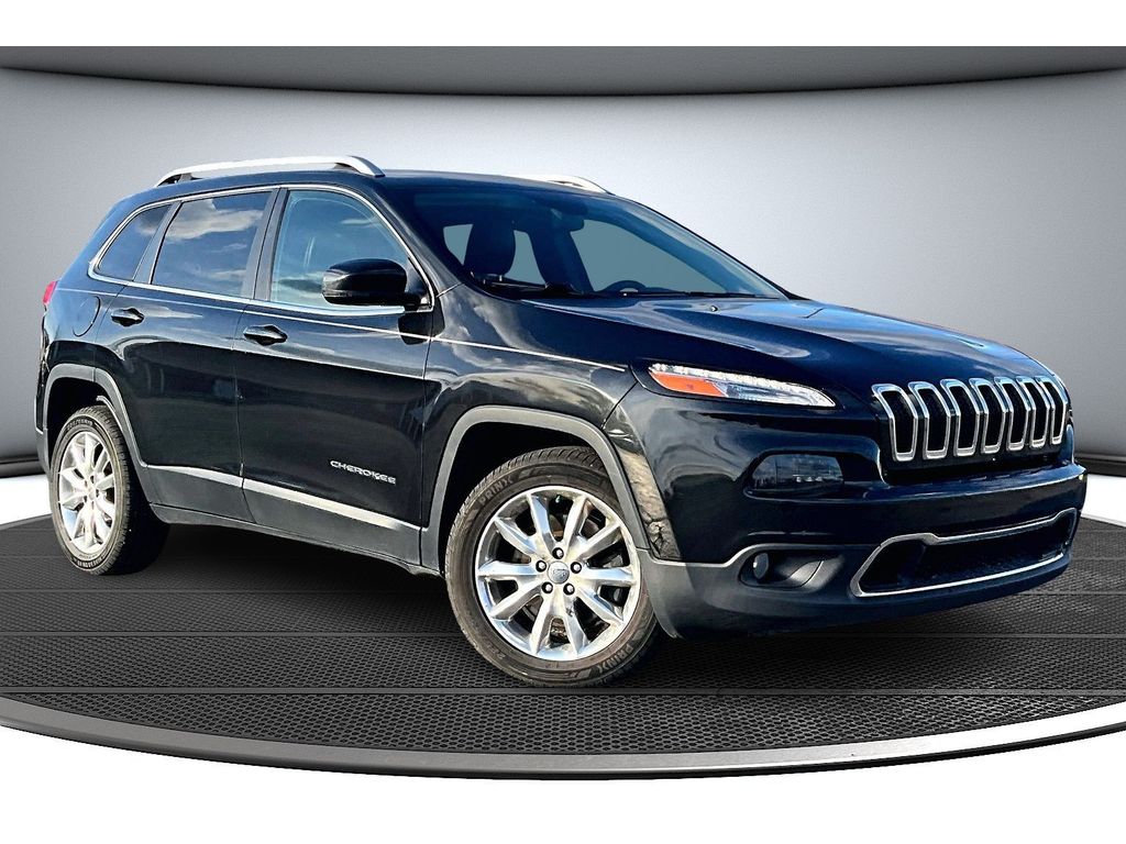 Used 2015 Jeep Cherokee Limited with VIN 1C4PJLDB3FW517744 for sale in Columbia City, IN