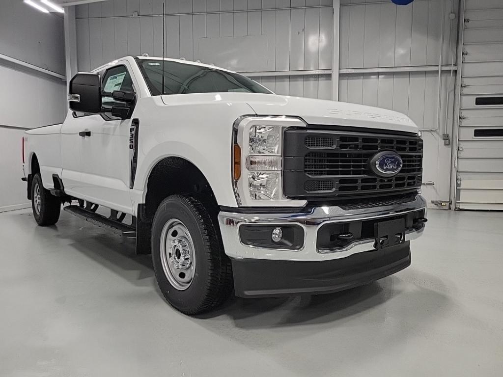 2025 Ford F-350 XL photo 3