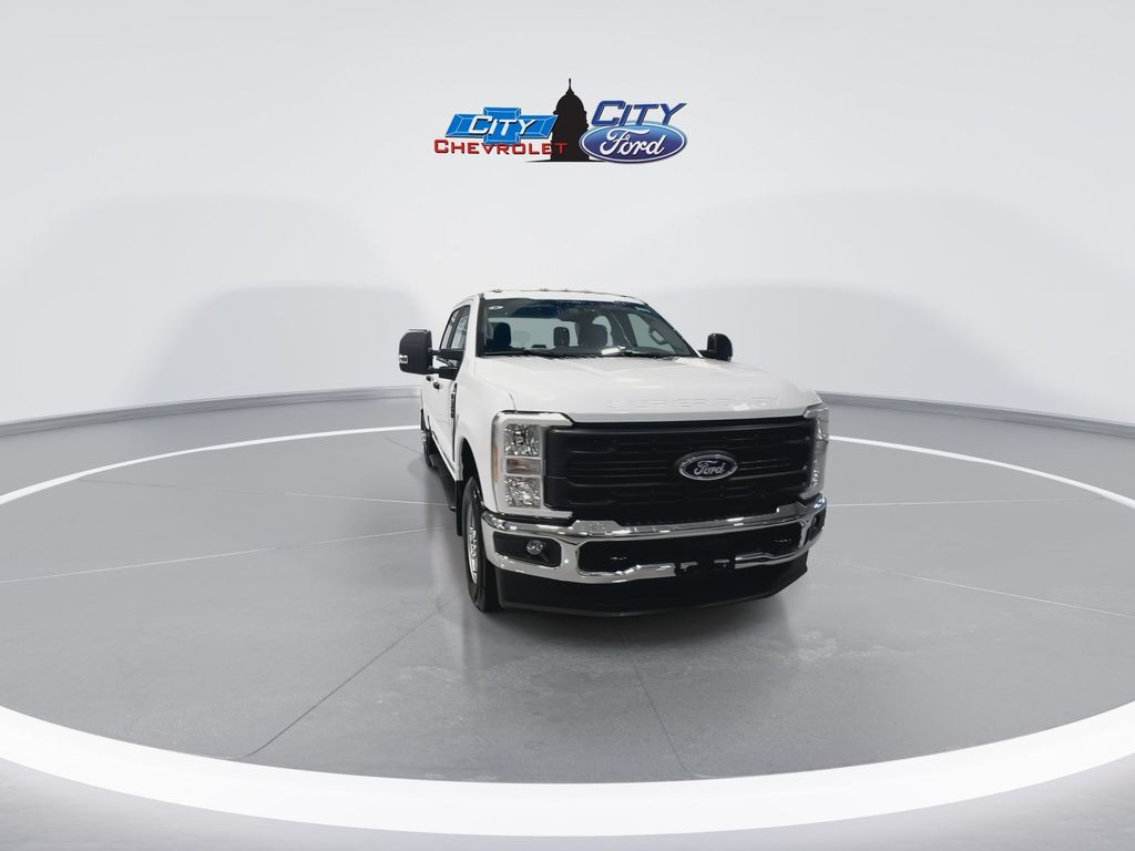 2025 Ford F-350 XL photo 3