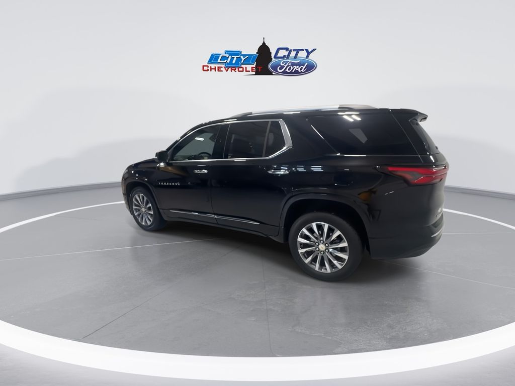 2023 Chevrolet Traverse Premier photo 2