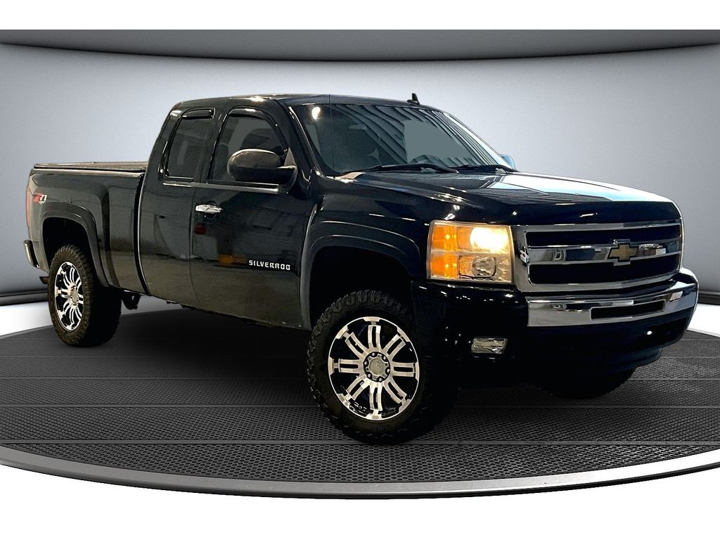 Used 2011 Chevrolet Silverado 1500 LT with VIN 1GCRKSE39BZ105103 for sale in Columbia City, IN