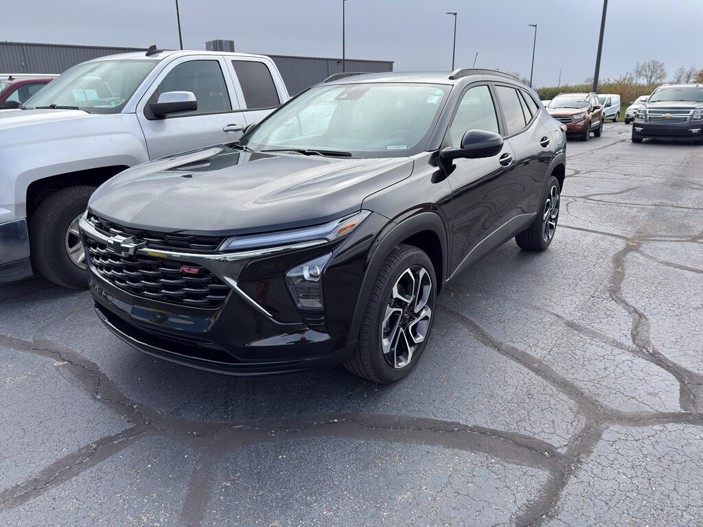 Used 2025 Chevrolet Trax 2RS SUV